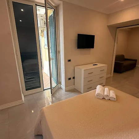 Tre Regine 3* نابولي