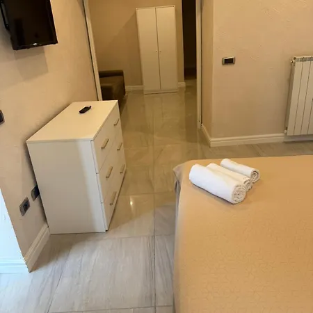 Tre Regine 3* نابولي